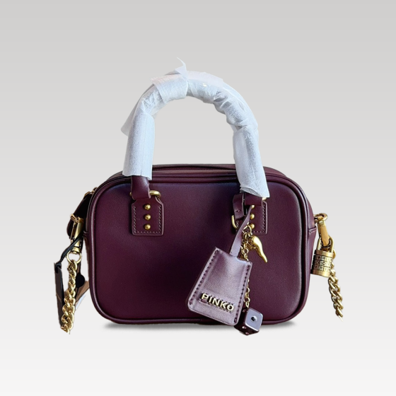 Pinko\'s new single-shoulder bag